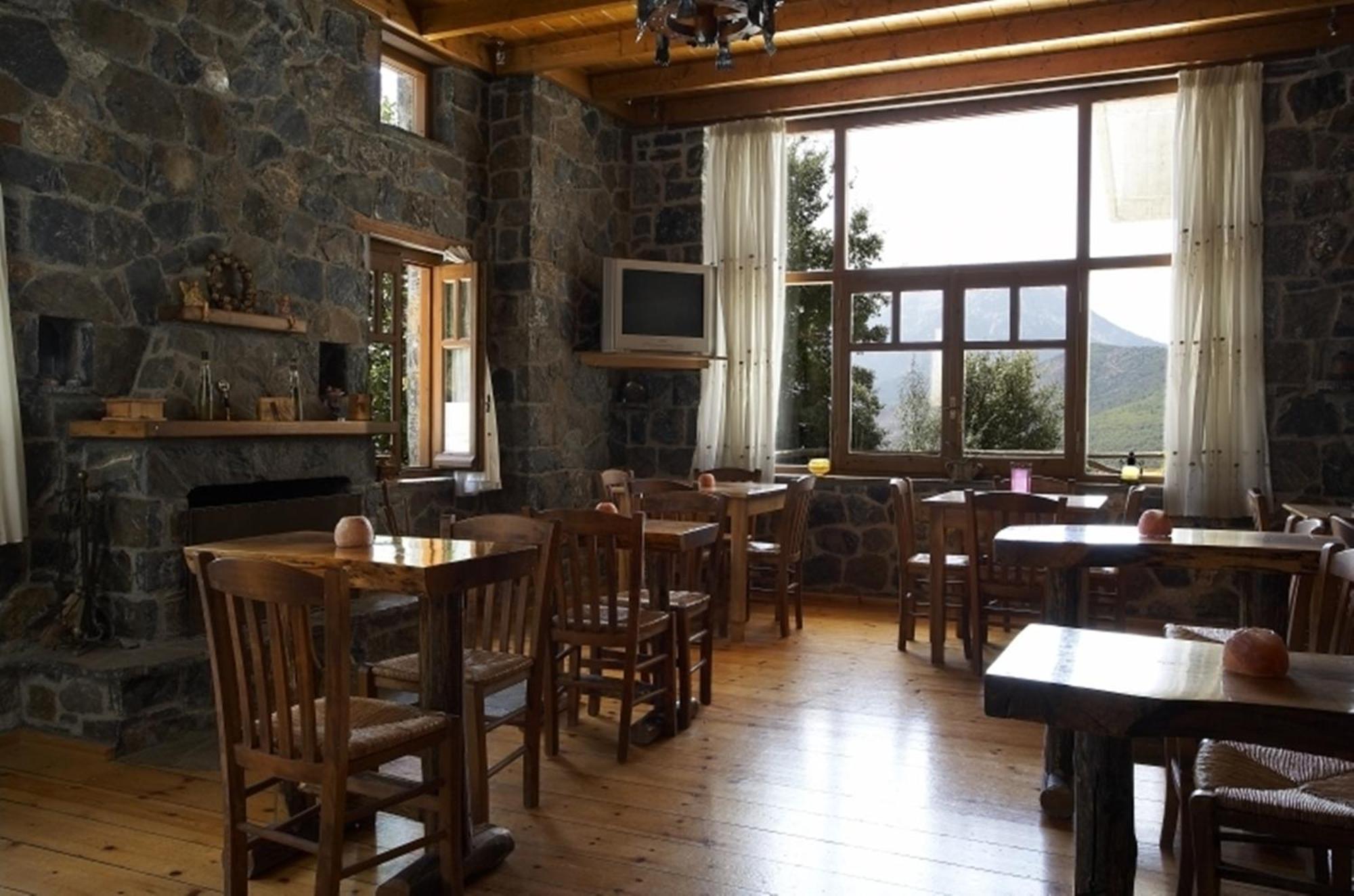 Hotel Semeli Goura Buitenkant foto